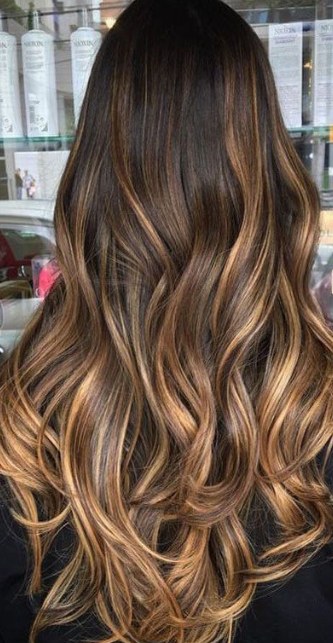 Choosing the perfect color for your human hair topper